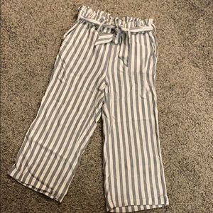 Super cute grey and white crop pants